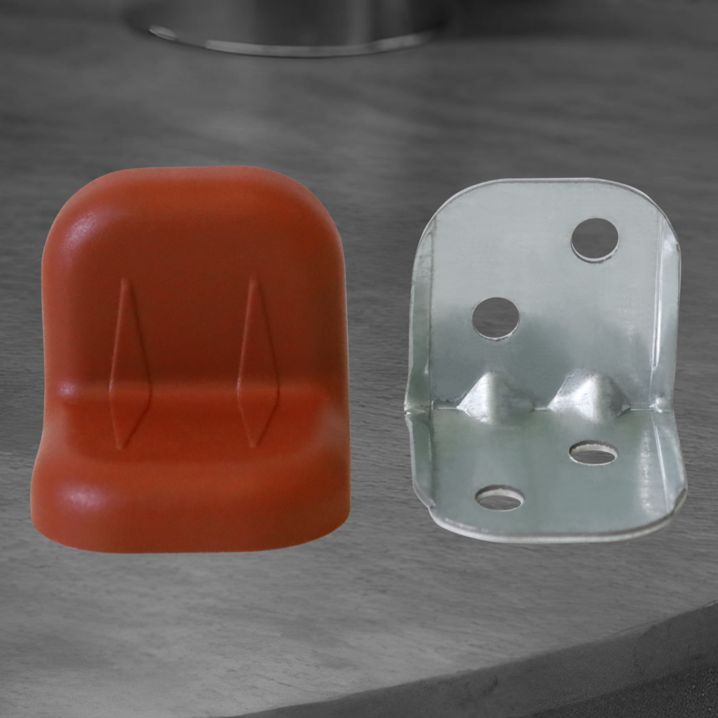 фото Уголок крепежный с пластиковой крышкой, красное дерево светлое