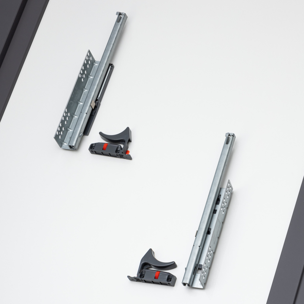 фото Направляющие шариковые 300мм, скрытого типа неполного выдвижения с доводчиком и креплением фасада