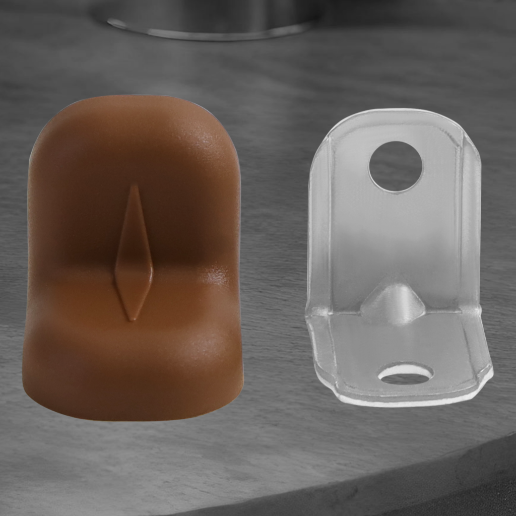 фото Уголок крепежный с пластиковой крышкой, ясень