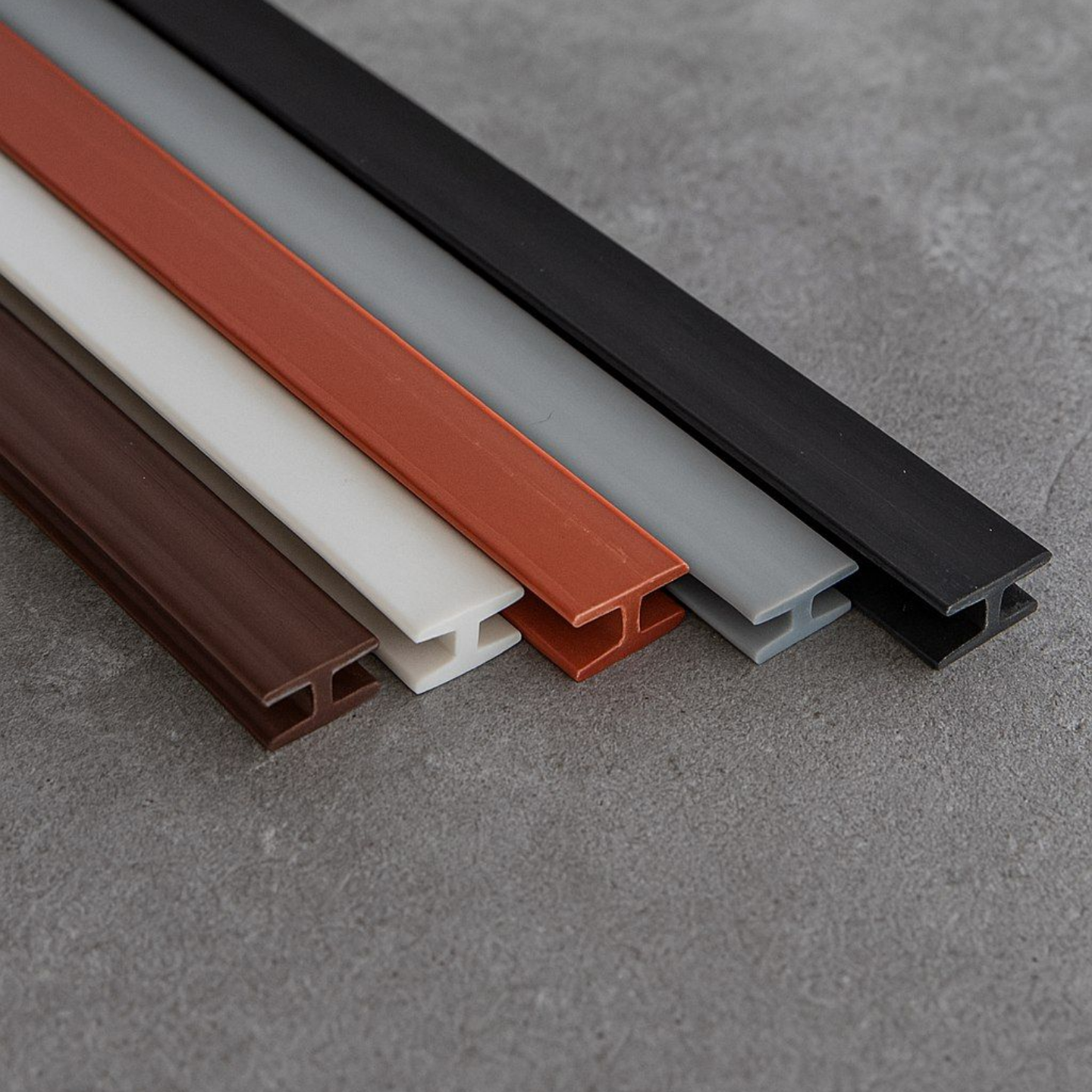 Профили пластиковые