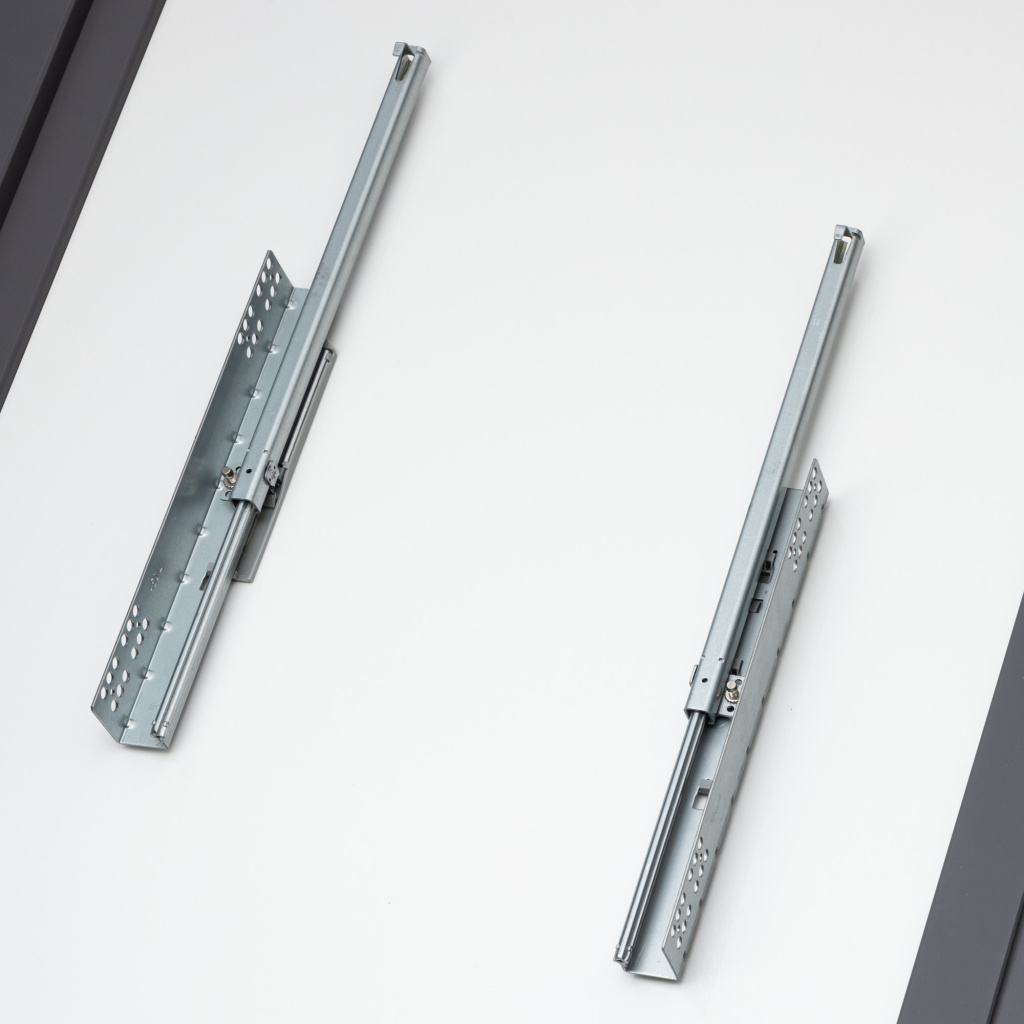фото Направляющие шариковые 450мм, скрытого типа неполного выдвижения с доводчиком, насадной монтаж