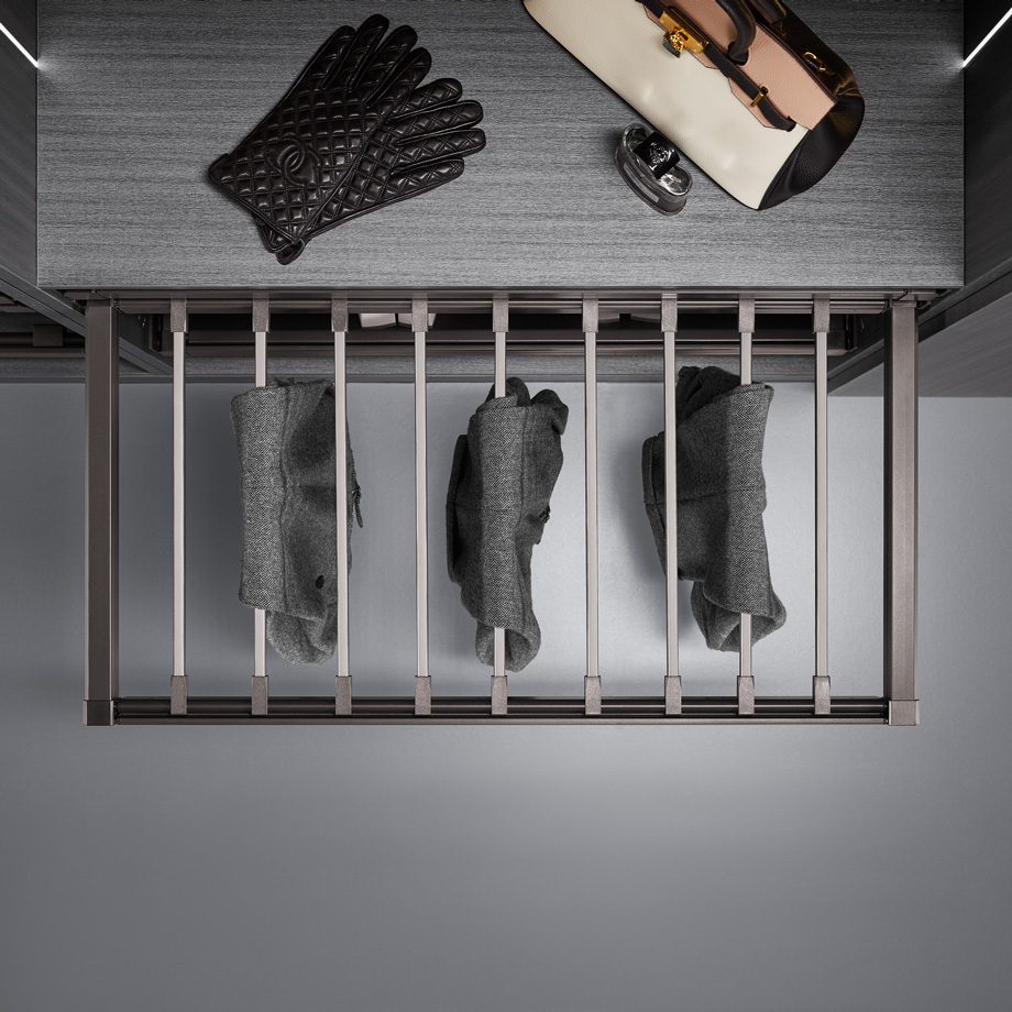 фото Выдвижная вешалка для брюк Unihopper, в базу 900 мм, c доводчиком, clip-on, MOKA