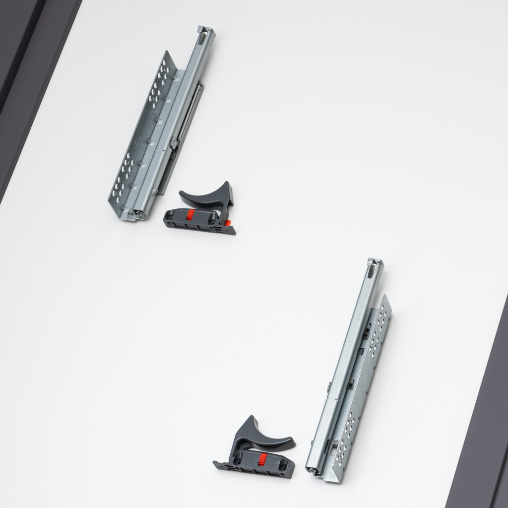 фото Направляющие шариковые 250мм, скрытого типа неполного выдвижения с доводчиком и креплением фасада