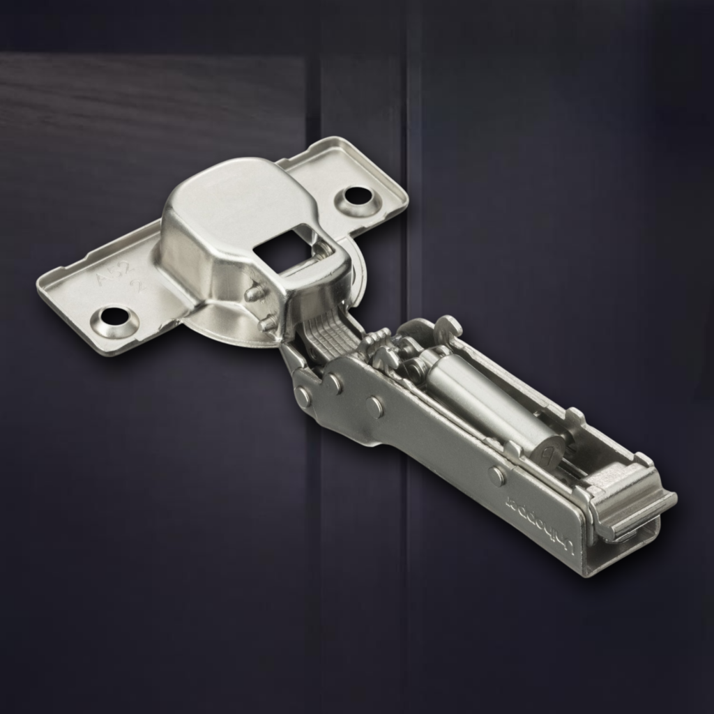 фото Полунакладная 3D петля UNIHOPPER SETTON с доводчиком, 52 мм, с декоративной накладкой