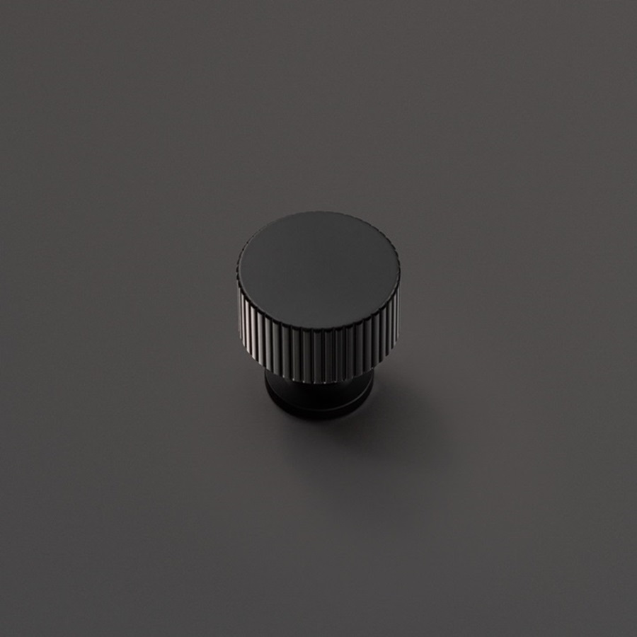 фото Ручка-кнопка АСТРЕЯ, черный матовый